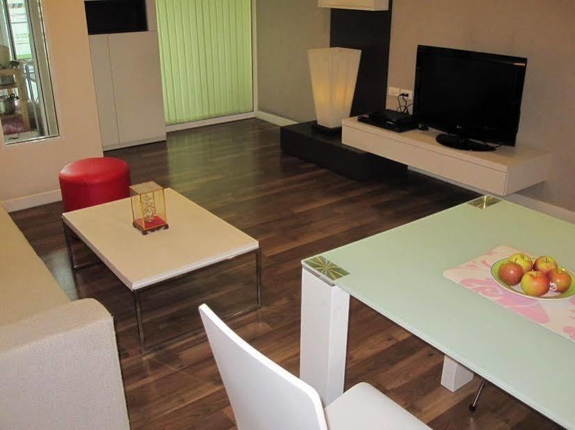 The Room @Sukhumvit79 Bangkok Esterno foto